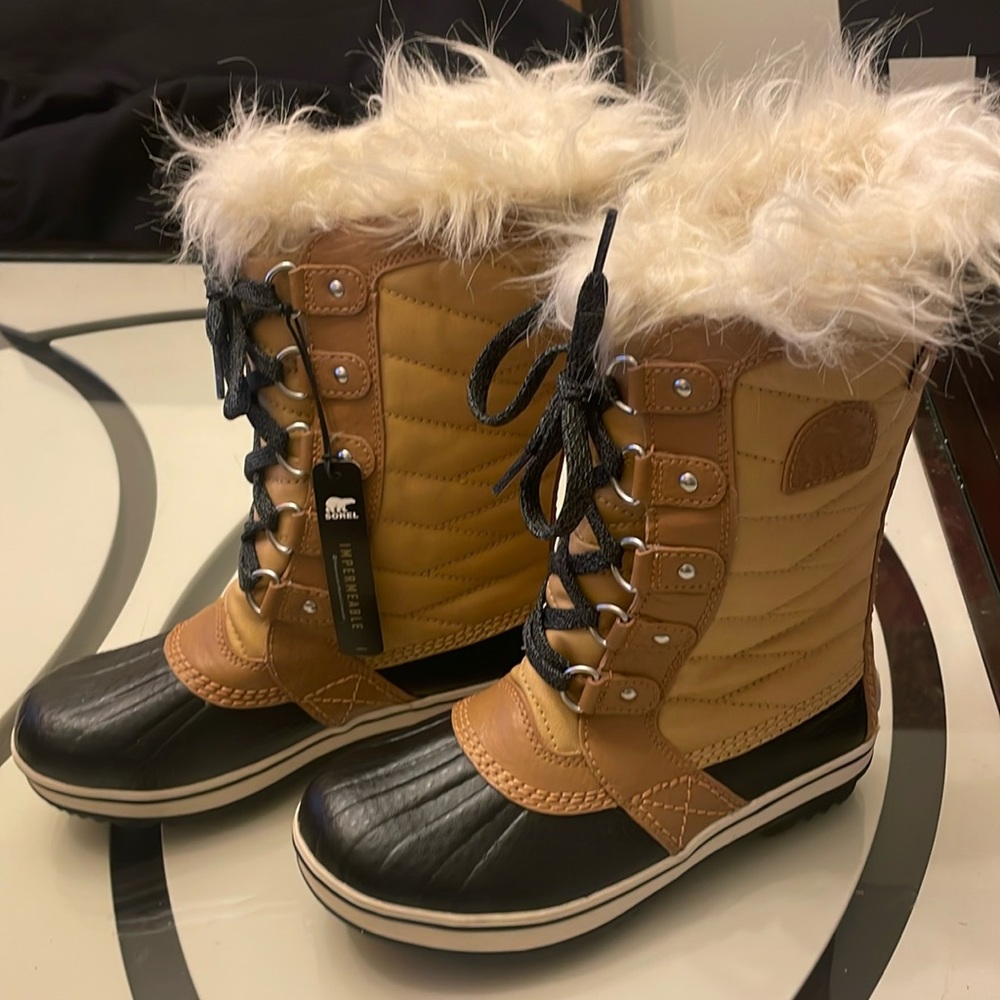 New with Tags Sorel kids boots